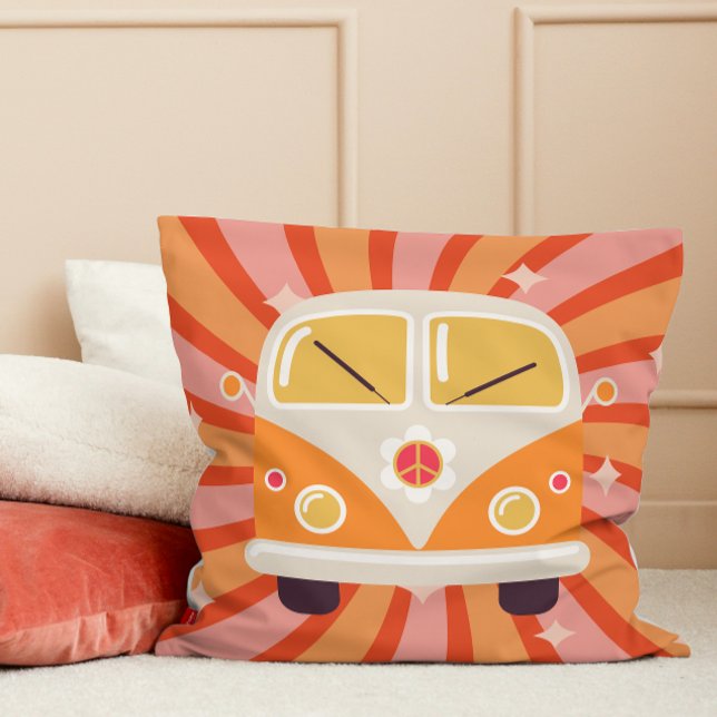 Coussin Super Hippie Van Pink & Orange 60s Retro (Groovy Hippie Van Pink & Orange 60s Retro Throw Pillow teen girl college dorm room decor decoration)