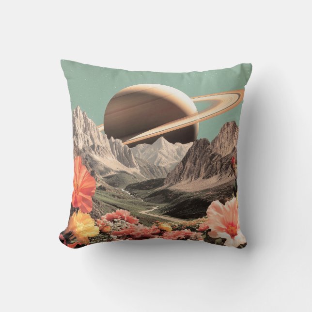 Coussin Surreal Saturn Over Mountain Valley (Recto)