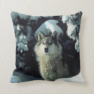 Coussin Surveillance grise de loup solitaire