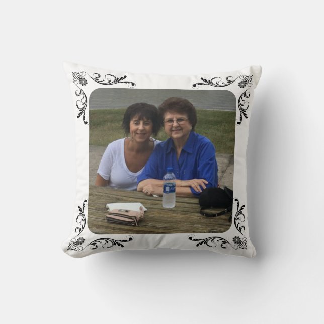 COUSSIN SUSAN ET ANNIE SUE THROW PILLOW (Recto)