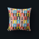 Coussin Tableau de contrôle de bloc de couleur des pièces<br><div class="desc">Pour tous les amateurs d'échecs, c'est un design en mauvais état de morceaux d'échecs noirs et blancs contre des carrés pop-arty colorés. Toutes les pièces ne sont pas là, mais il y en a au moins une de toutes sortes : des pions, des chevaliers, des évêques, des tours, une reine...</div>