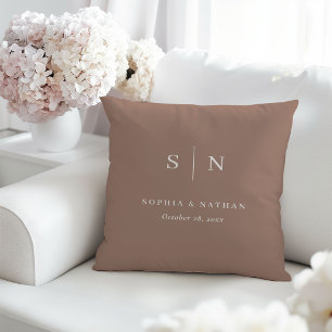 Coussin Taupe Neutre Minimaliste et Chic Monogramme de M