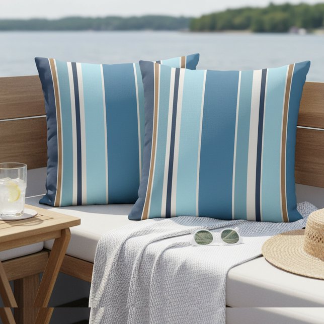 Coussin Teinte de bleu marine foncé et rayures blanches de (Créateur téléchargé)