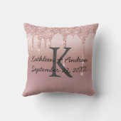 Coussin Tendance de mariage à monogramme rose oré tombant (Verso)