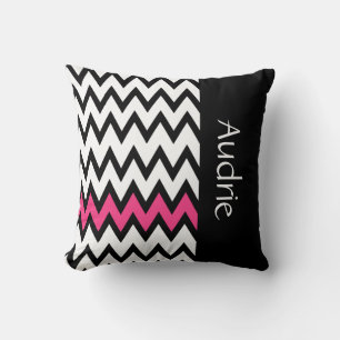 Coussin Tendance noir et blanc Chevron rose avec nom