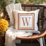 Coussin Terra Cotta et Carré classique blanc Monogramme<br><div class="desc">Concevez votre propre oreiller à projeter sur mesure dans n'importe quelle combinaison de couleurs pour parfaitement coordonner avec votre décor maison dans n'importe quel espace! Utilisez les outils de conception pour modifier la couleur arrière - plan et la couleur de bordure carré, ou ajoutez votre propre texte pour inclure un...</div>