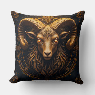 Coussin Tête de bélier dorée ornée