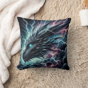 Coussin Tête de dragon dans un orage avec éclairs
