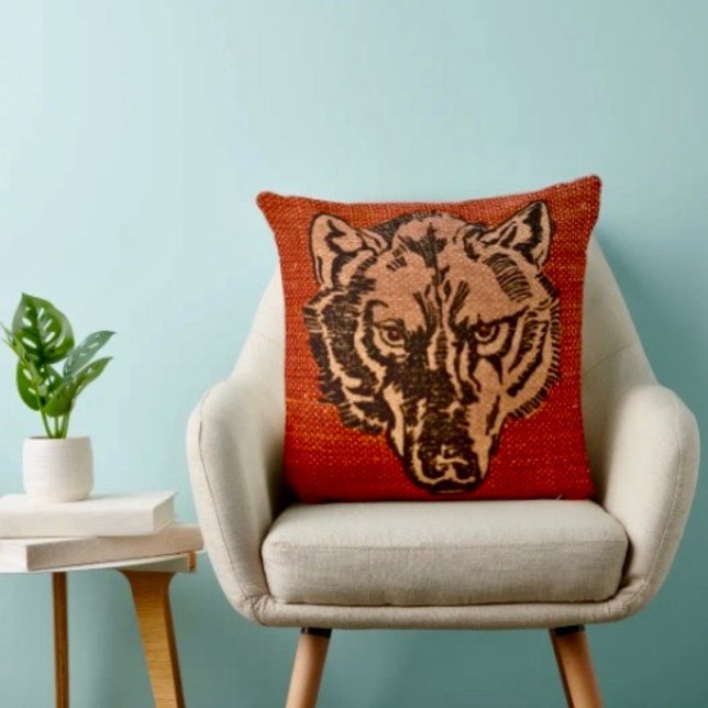 Coussin Tête de loup sur fond rouge (Wolf Head on Red Throw Pillow  High quality 100% polyester hidden zipper enclosure.
)