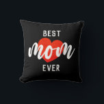 Coussin Texte Élégant Meilleure Maman Jamais Avec Coeur Je<br><div class="desc">Elegant Mothers day Jetez l'oreiller avec un dicton mignon qui dit "Meilleure maman jamais" avec le coeur, Ce mignon oreiller à lancer est parfait pour votre maman pour la fête des mères! Un cadeau de fête des mères assez inhabituel... probablement différent de ce qu’elle attend. vous allez adorer ça !...</div>