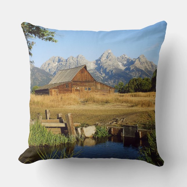 Coussin Thomas A. Moulton Barn (Recto)