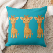 Coussin "Three Giraffe Friends" Throw Pillow (Couverture)