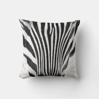 Coussin Throw Pillow
