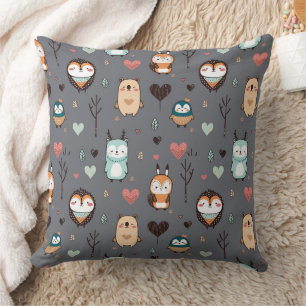 Coussin Throw Pillow présente une jolie illustration.