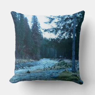 Coussin Torrent de montagne impétueux – Nature sauvage Rou