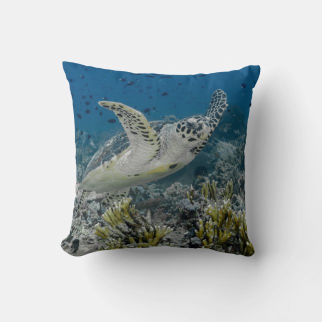 Coussin Tortue imbriquée nageant (Recto)