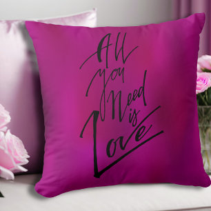 Coussin "Tout Ce Dont Vous Avez Besoin Est L'Amour" Rose R