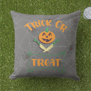 Coussin Tracer ou traiter les os croisés Halloween visage