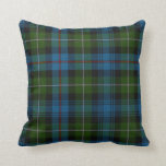 Coussin traditionnel MacKenzie Tartan Plaid<br><div class="desc">Grand look vert, bleu et rouge tartan coussin accent plaid, fait dans le motif de famille MacKenzie. Ajoute une touche élégante à toute pièce de la maison ou du bureau. Customisez pour ajouter du texte. Ça fait une idée de cadeau.</div>