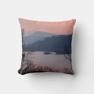 Coussin Travailler sur la rivière au coucher du soleil