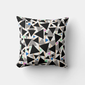 Coussin Triangle géométrique noir et gris