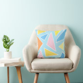 Coussin Triangles pastel sur bleu pâle (Chaise)