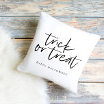 Coussin Trick and treat | Happy Halloween<br><div class="desc">Trick and treat | Happy Halloween</div>