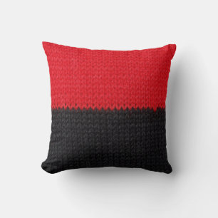 Coussin tricot rouge-noir : closeup rayé.