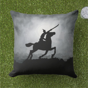 Coussin Triomphe de la nuit : Chevalier dans le brouillard