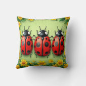 Coussin Trois coccinelles adorables entourées de fleurs (Verso)