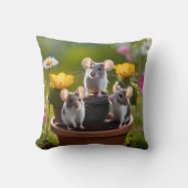 Coussin Trois Mètres Dans Des Pots À Fleurs, (Recto)