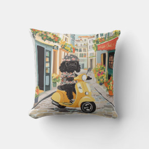 Coussin Trottinette de style doodle noir dans les rues de