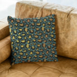Coussin Turquoise Glam Léopard Fur Métallique Or<br><div class="desc">Cette conception a été créée par art numérique. Elle peut être personnalisée en cliquant sur le bouton personnaliser et en modifiant la couleur, en ajoutant un nom, des initiales ou vos mots préférés. Contactez-moi à l'adresse colorflowcreations@gmail.com si vous souhaitez que ce design soit disponible sur un autre produit. Achetez ma...</div>