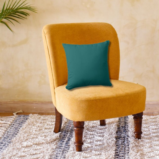 Coussin Turquoise Phthalo Vert Plaine de couleur uni Joyau (Add a dark teal green throw pillow to your décor for instant elegance + the richness of jewel tones.)