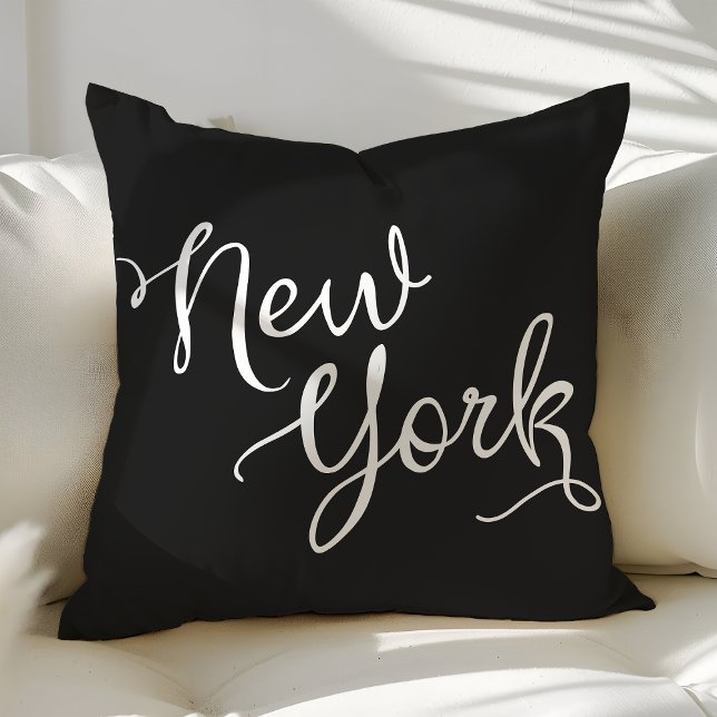 Coussin Typographie chic de New York noir et blanc (Créateur téléchargé)