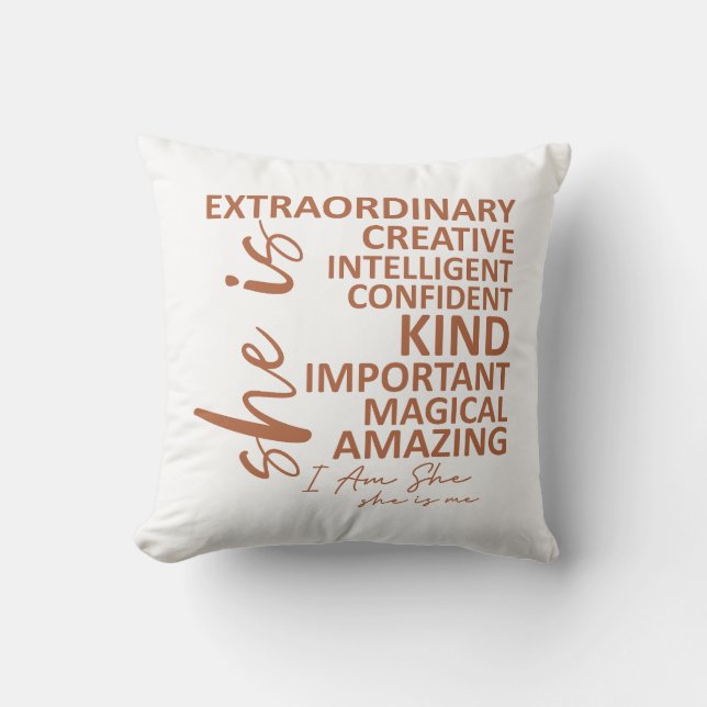 Coussin Typographie d'affirmation Mousse Mocha "Elle est M (Recto)