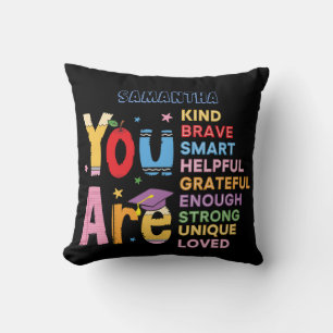 Coussin Typographie moderne Affirmations positives Nom
