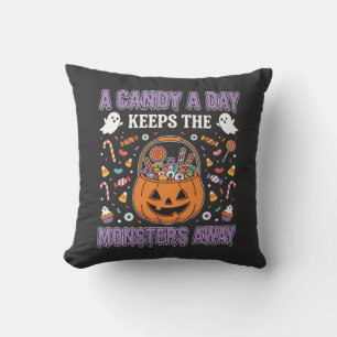 Coussin Un bonbon par jour Halloween T Shirt Design