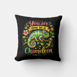 Coussin Un caméléon unique