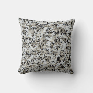 COUSSIN UN ÉNORME FLOC DENSE D'OEUVRE DE NEIGE S'ENSEMBLE