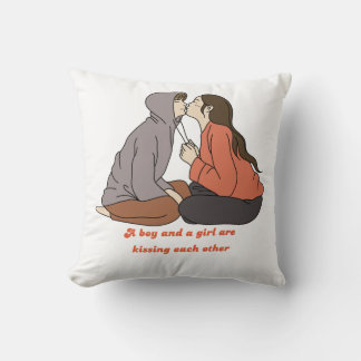 Coussin Un garçon et une fille s'embrassent