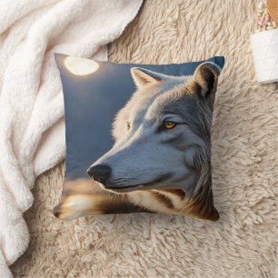 Coussin Un loup majestueux qui regarde la Pleine lune