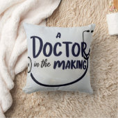 Coussin Un médecin en devenir (Couverture)