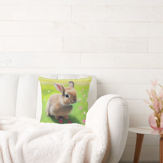 Coussin Un mignon lapin dans une prairie fleurie (Canapé)