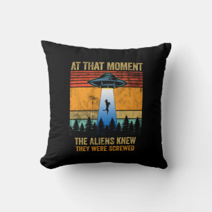 Coussin Un vaisseau spatial UFO Alien en flammes en Belgiq