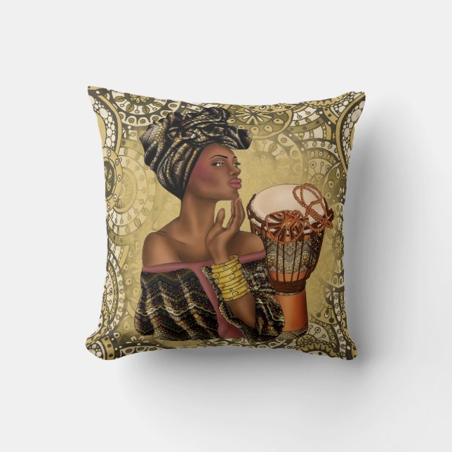 Coussin Une femme africaine lance l'oreiller (Recto)