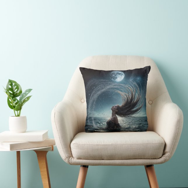 Coussin Une Femme Au Feu De La Lune Océanique (Chaise)