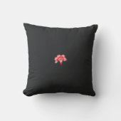 Coussin une fleur rouge sur un arrière - plan noir (Recto)