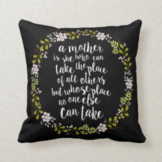 Coussin Une Mère, c'est tout Citer Wreath Woodland