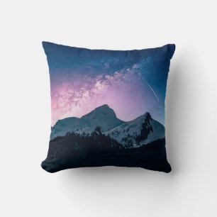 Coussin Une montagne avec une belle skymountain, nuit, nei
